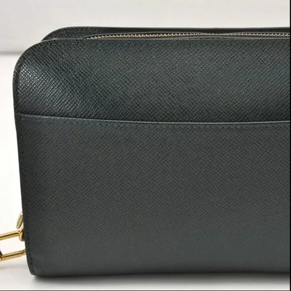 AUTHENTIC LOUIS VUITTON TAIGA BAIKAL GREEN LEATHER CLUTCH BAG - Picture 3 of 12